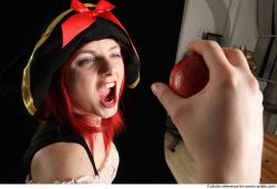 DARINA STAANDING POSE WITH APPLE